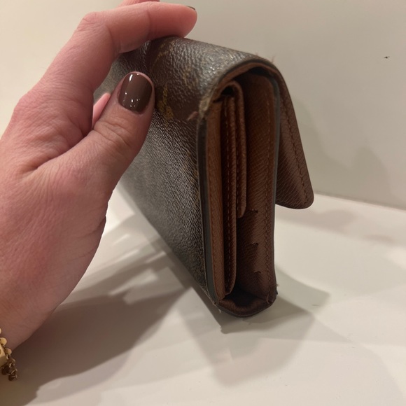 Authentic Louis Vuitton monogram wallet - Picture 4 of 7